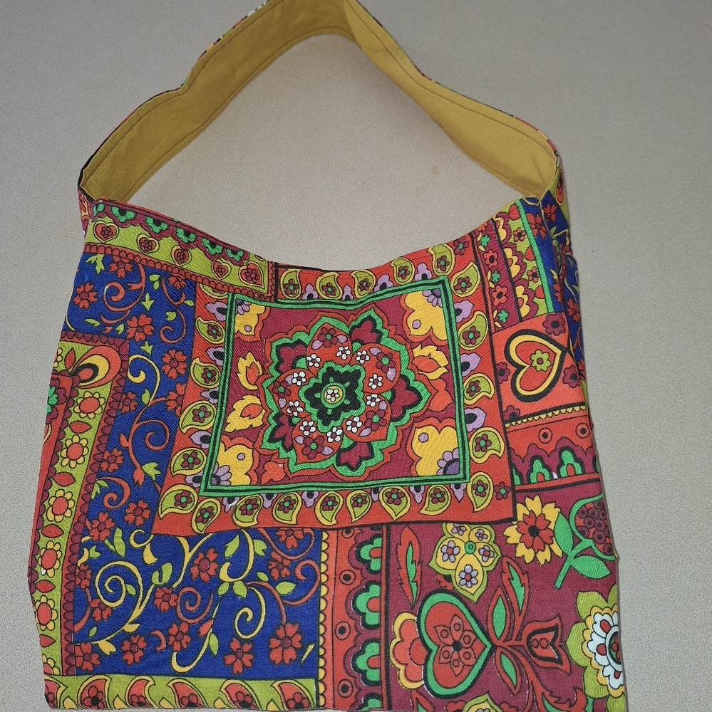 Tote - Cloth red and gold design.